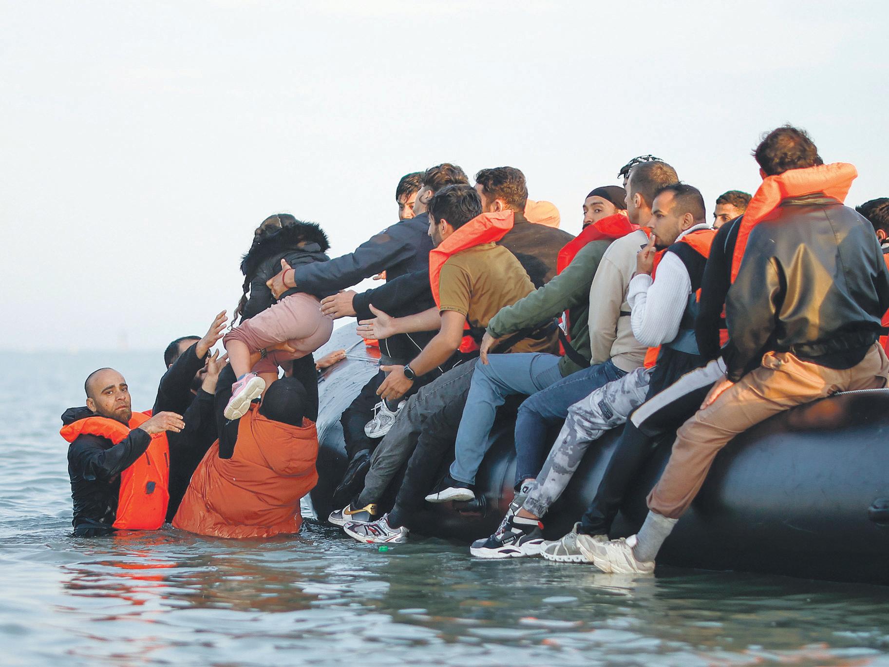 Labour's sanctions plan to stop small boat gangs is 'far-fetched', says expert