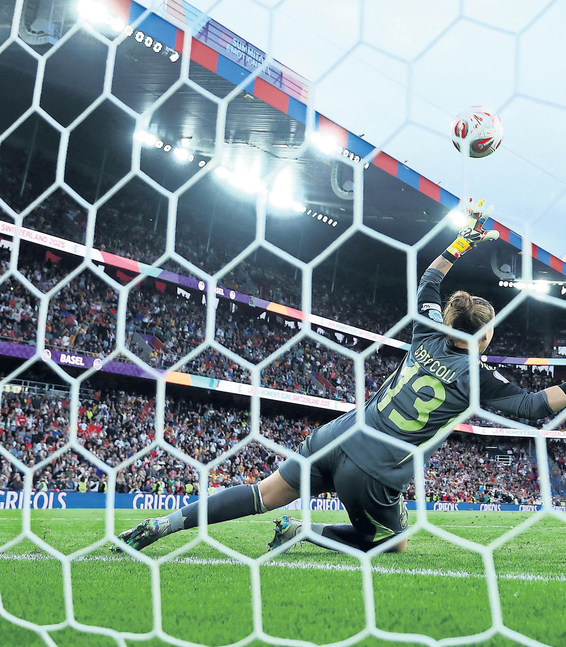 Kelly joins the top table of England greats with second winner in Euros final