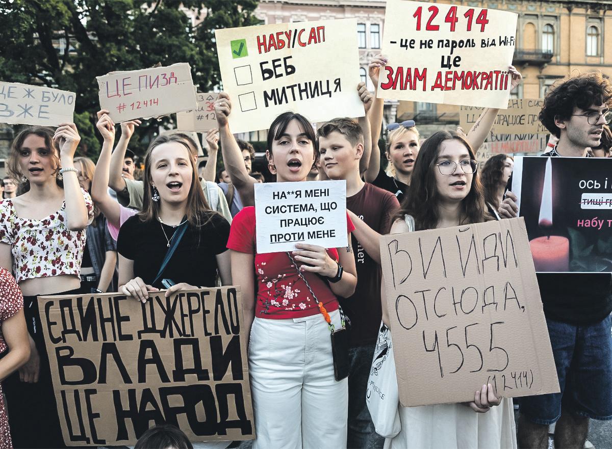Ukraine's Anti-Corruption Bodies Set for Return After Zelenskyy Makes U-Turn