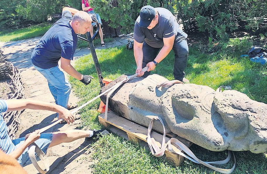 Statues on the frontline Fight to save heritage from Russia
