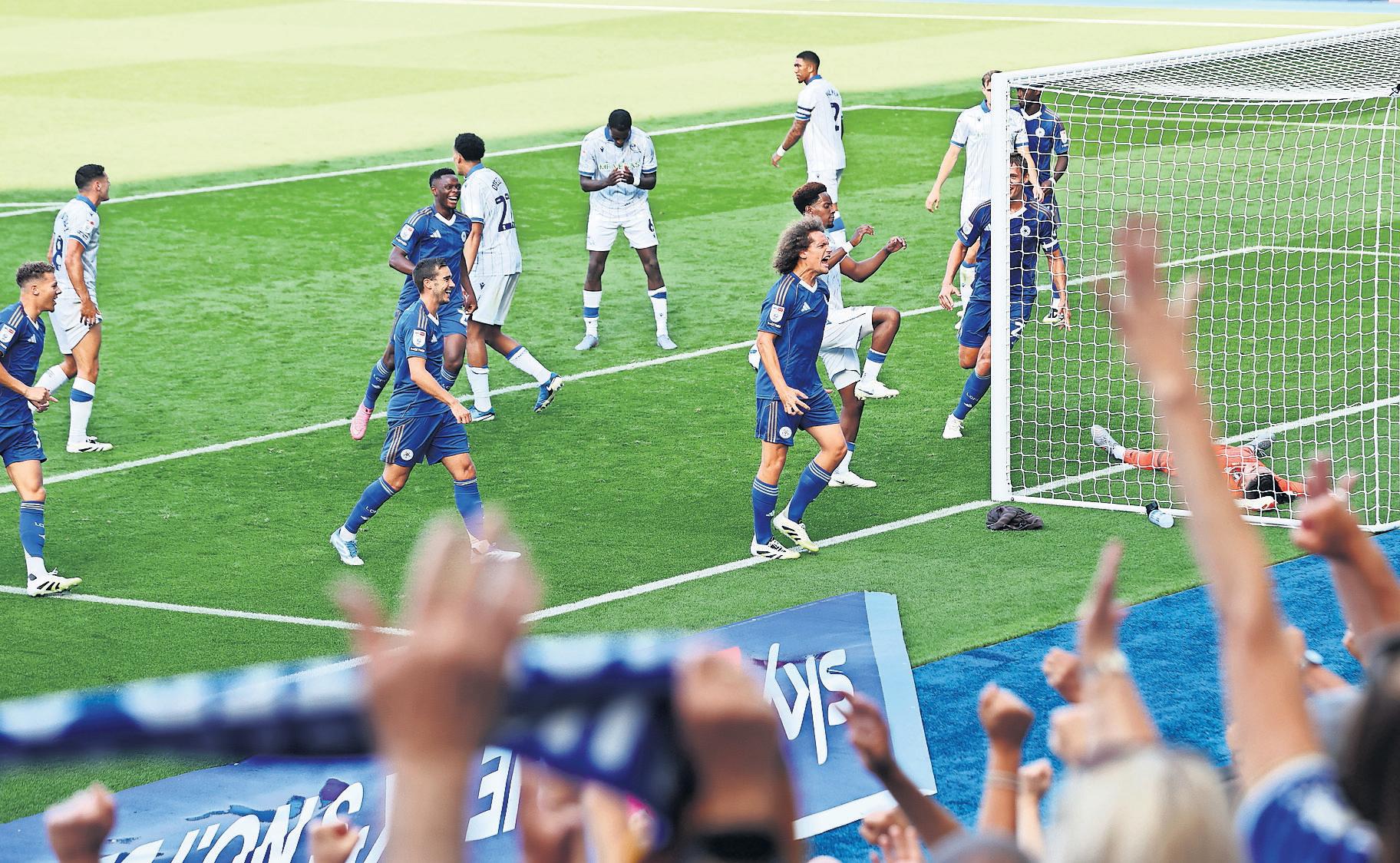 Faes denies defiant Wednesday at the last amid supporter protests