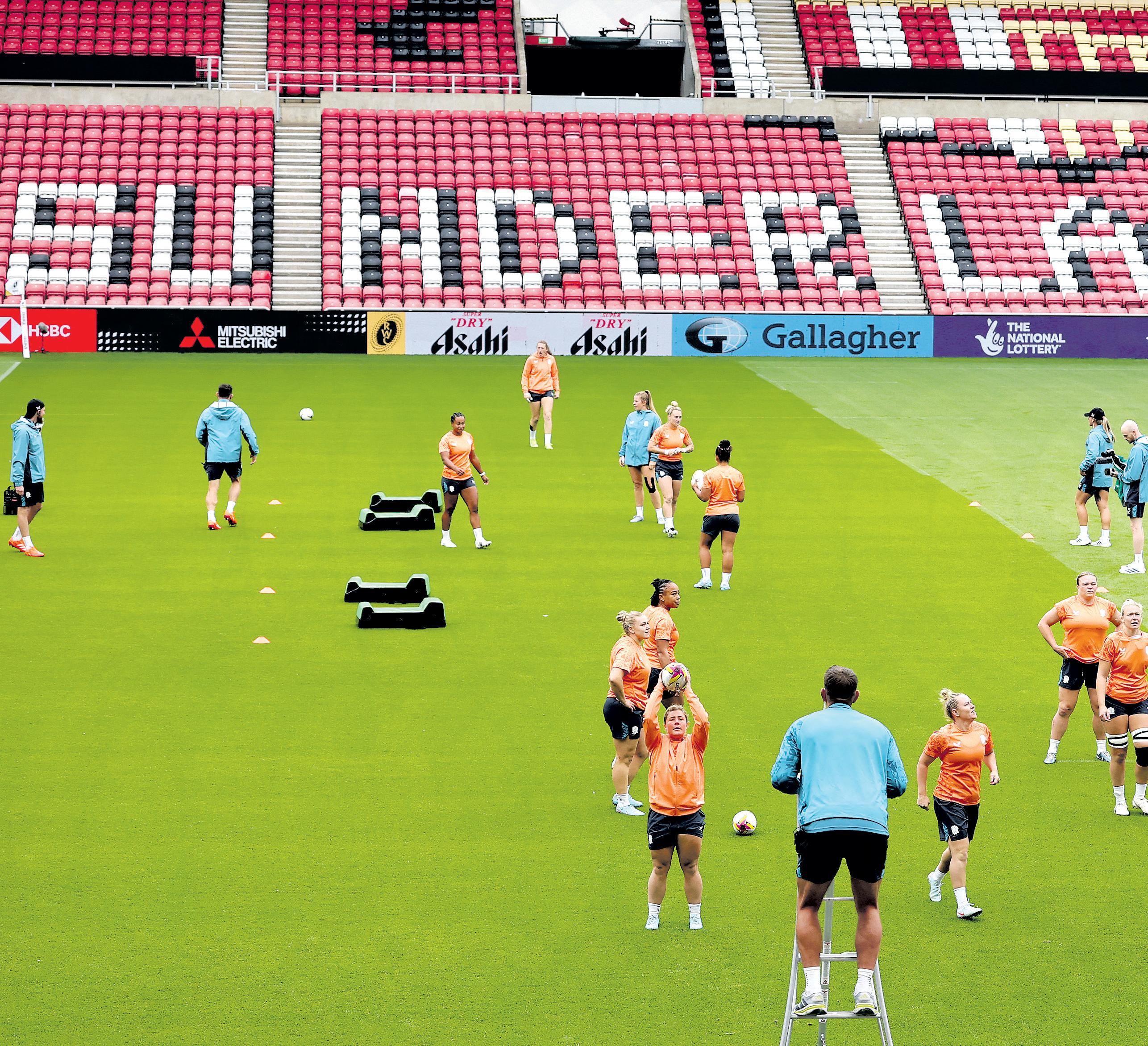 England take stage to face USA and Maher's celebrity stardust