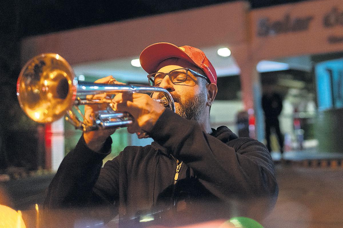 As Bolsonaro prepares for judgment, trumpeter is eager to play him out