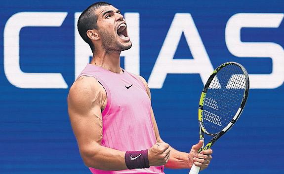 Alcaraz draws gasps in Lehecka demolition