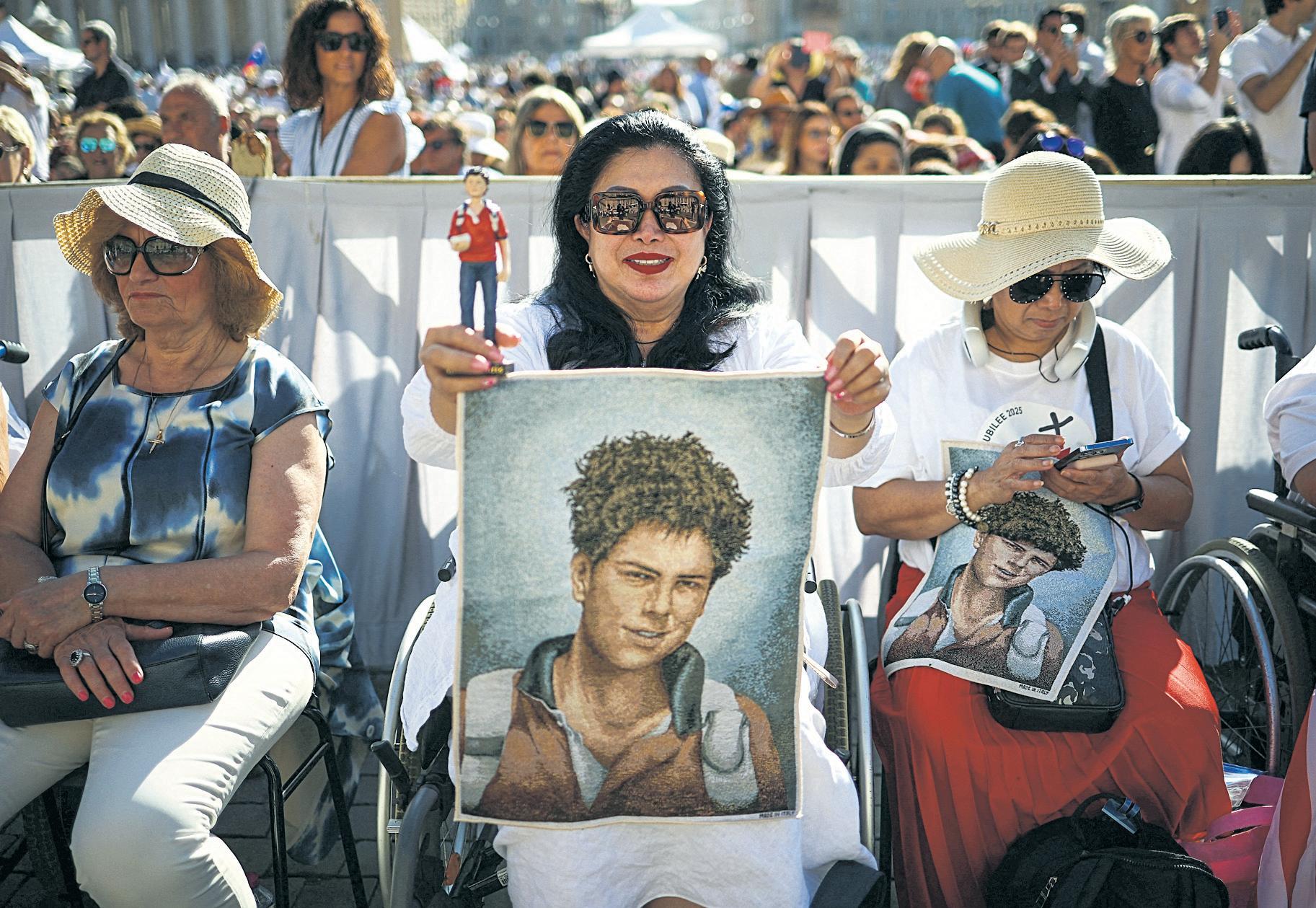 London-born teenager declared a saint by Pope Leo