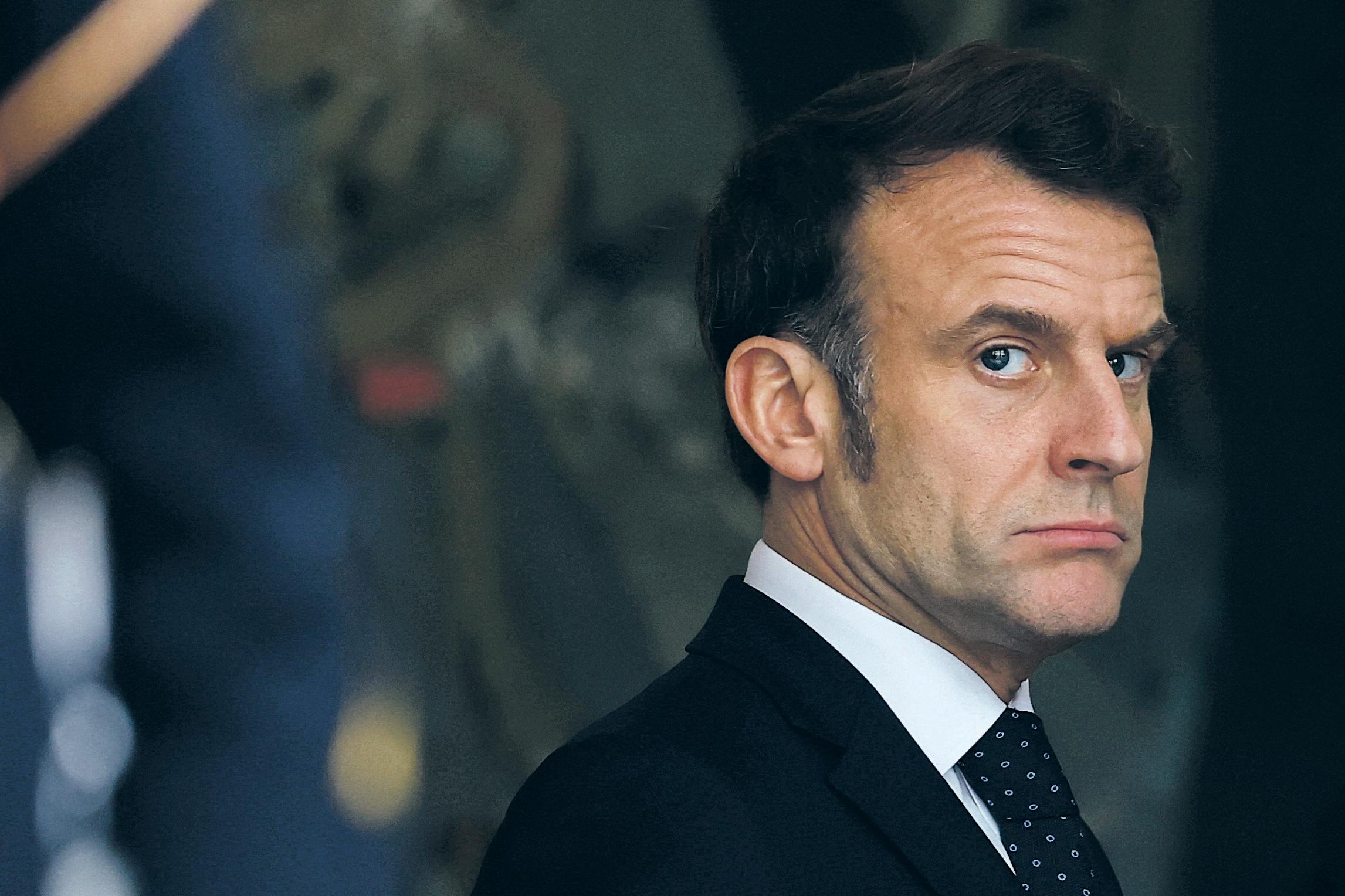 France's political crisis reveals a deep rift between the people and their politicians