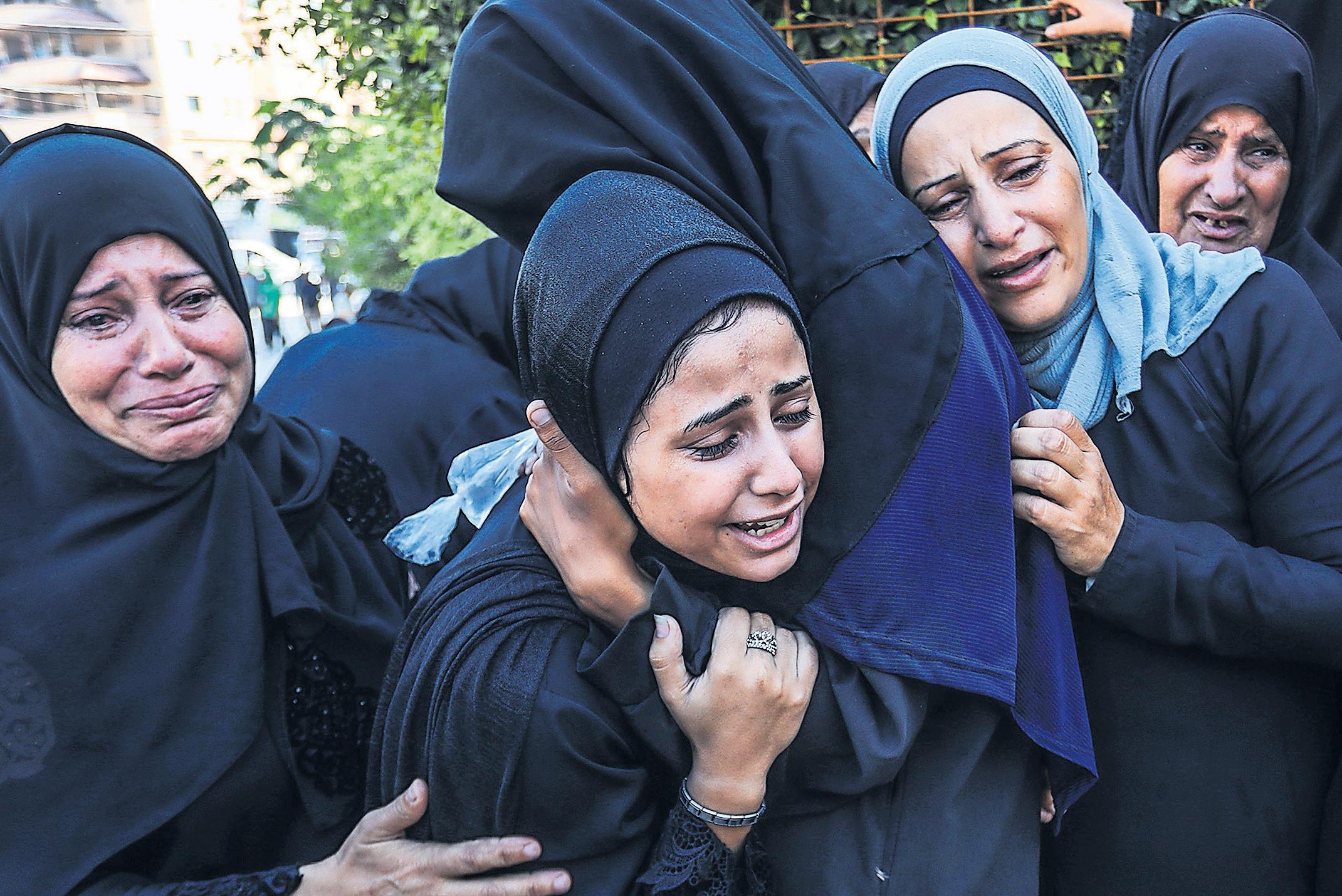 'A massacre' Spain's PM piles pressure on Netanyahu to stop killing civilians