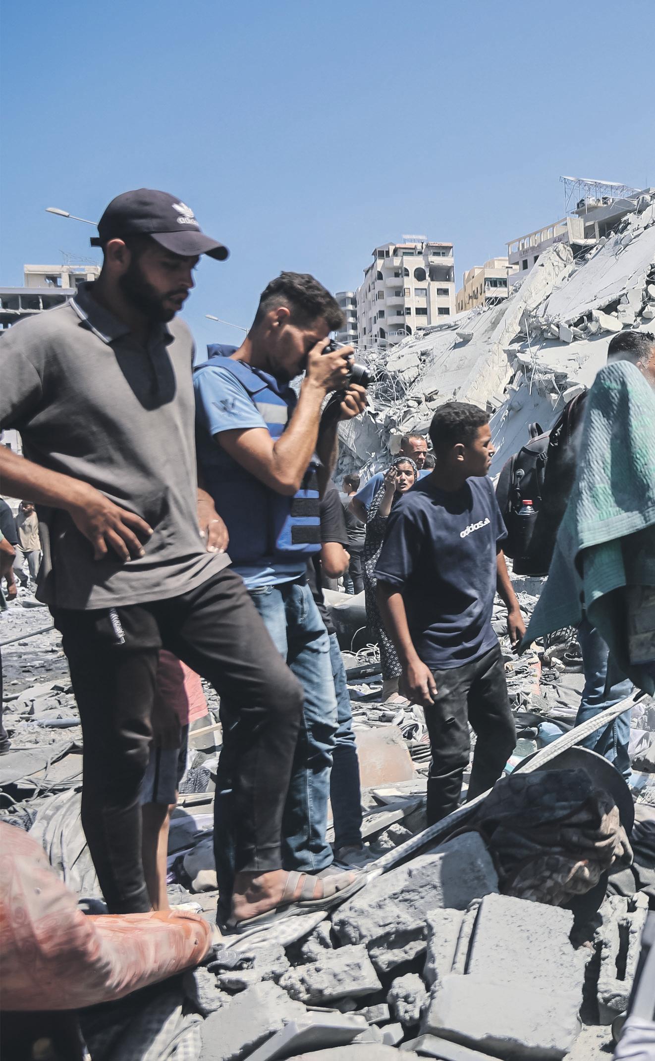 Dozens more people die in Gaza City as IDF steps up bombing before invasion