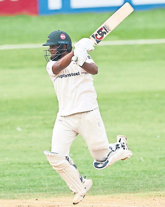 Leicestershire promoted as Notts set up Surrey face-off