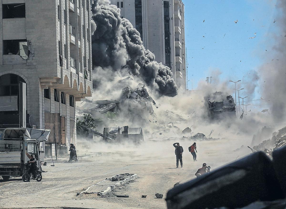 Medics sound alarm at wave of Palestinians fleeing Gaza City assault