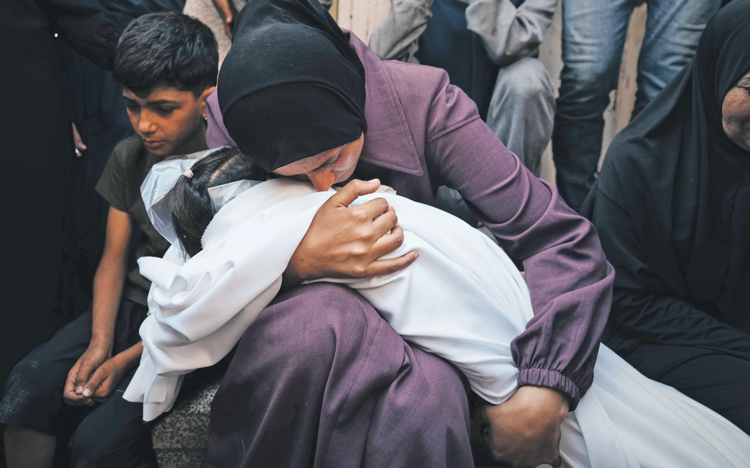 UN commission finds 'clear evidence' Israel is carrying out genocide in Gaza