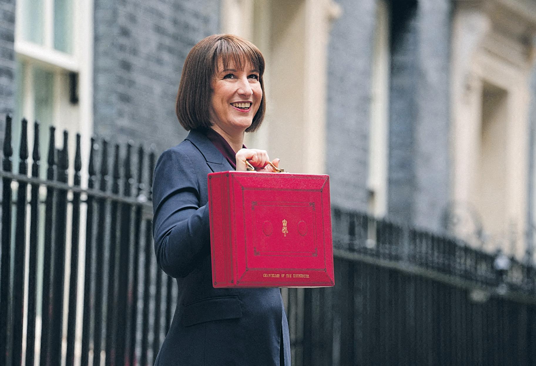 Reeves urged to axe manifesto pledges to avert repeat of 'pasty tax' fiasco