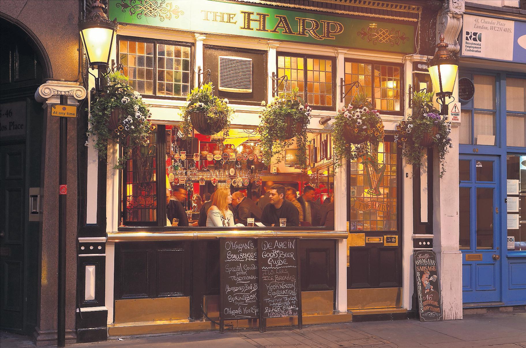 Pubs could stay open into early hours in bid to boost economy