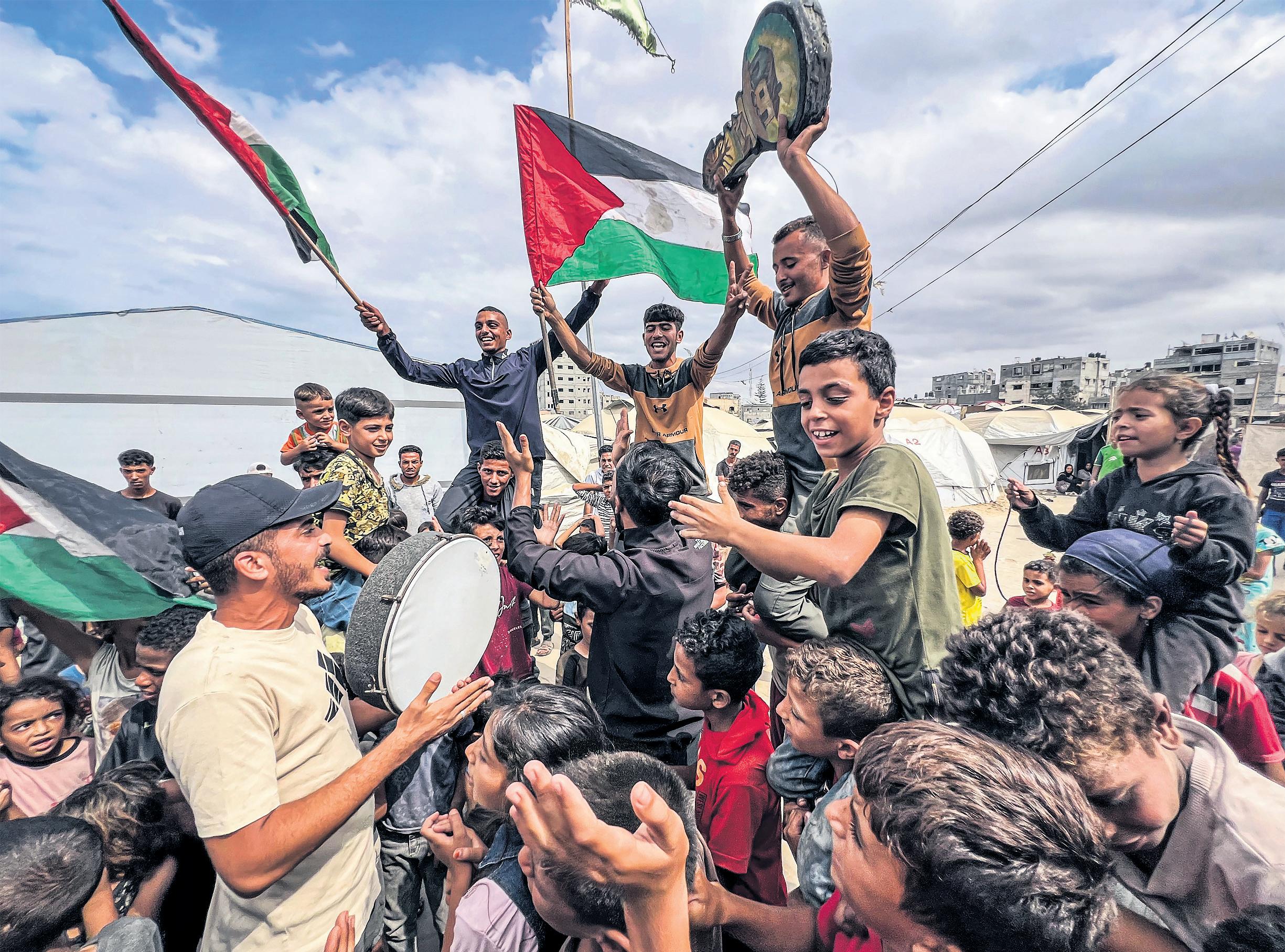 Celebrations after Hamas and Israel agree first phase of deal