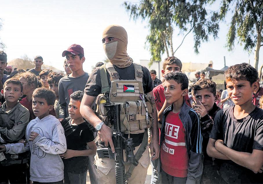 Clashes Gangs vie for control with Hamas and others in lawless Gaza