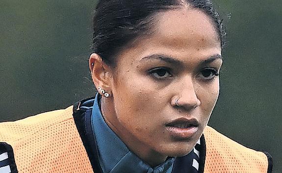 Hinds leads trio of new faces after key injuries