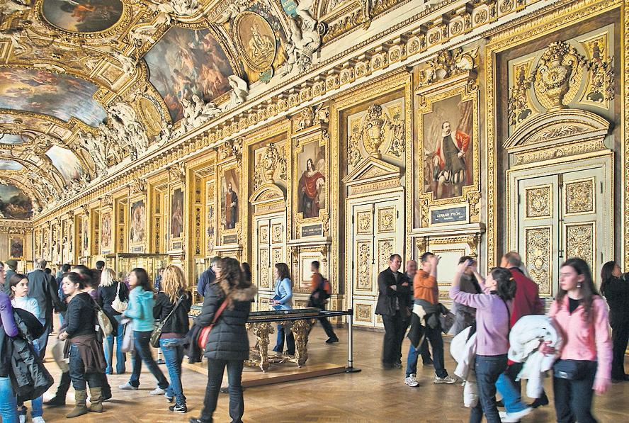 Gone in seven minutes: gang of audacious thieves grab priceless jewels from Louvre