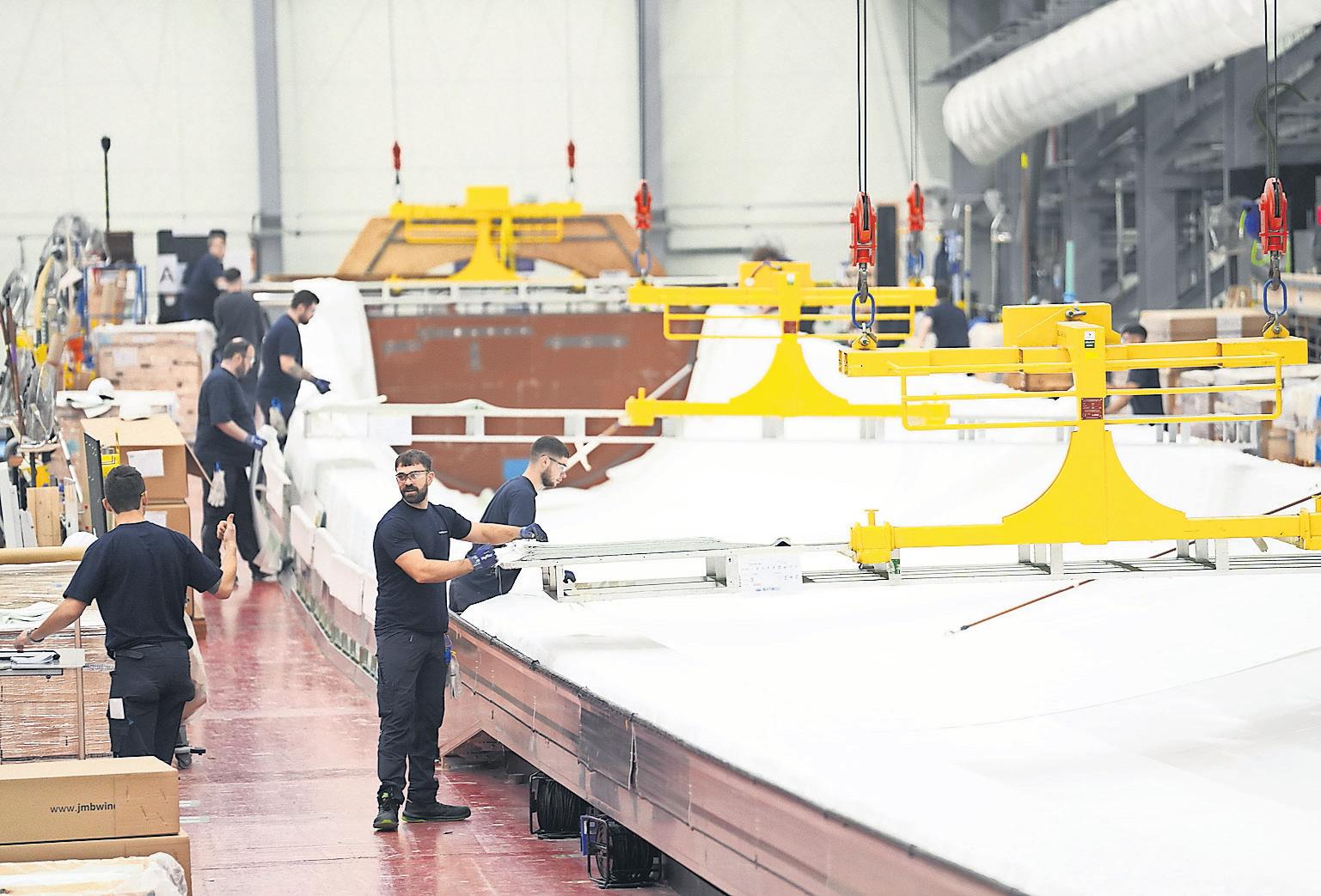 Miliband aiming for 400,000 new green jobs over five years