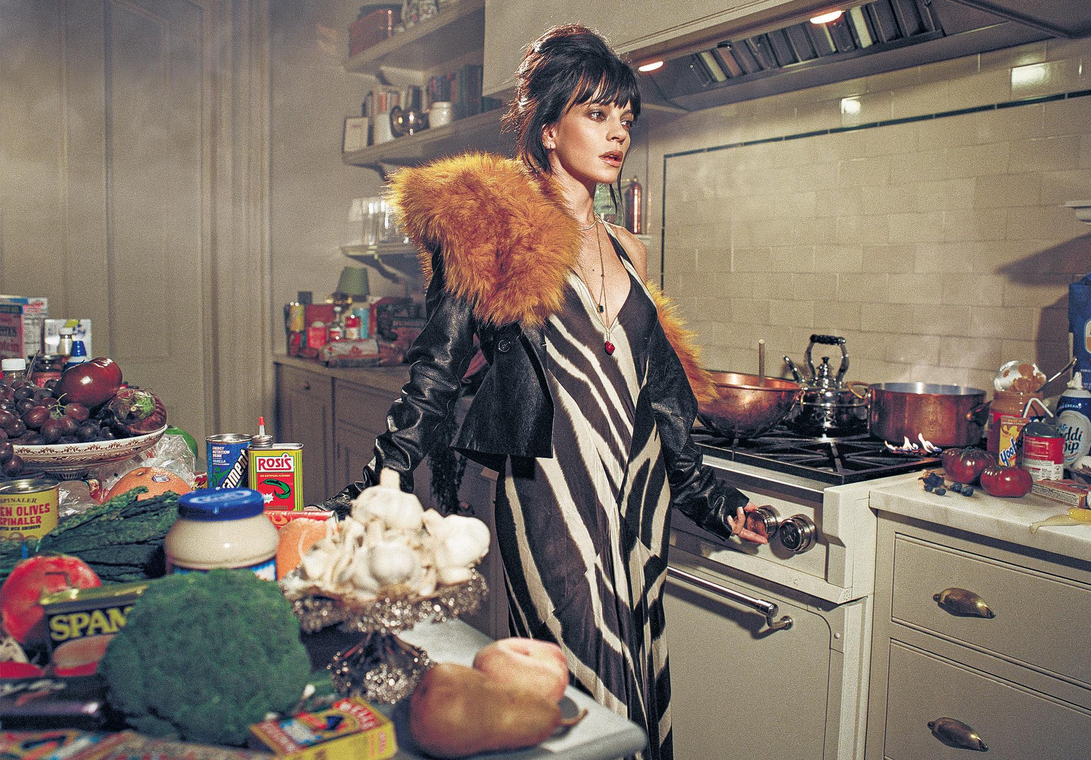 Critics tune in to heartbreak in Lily Allen's comeback