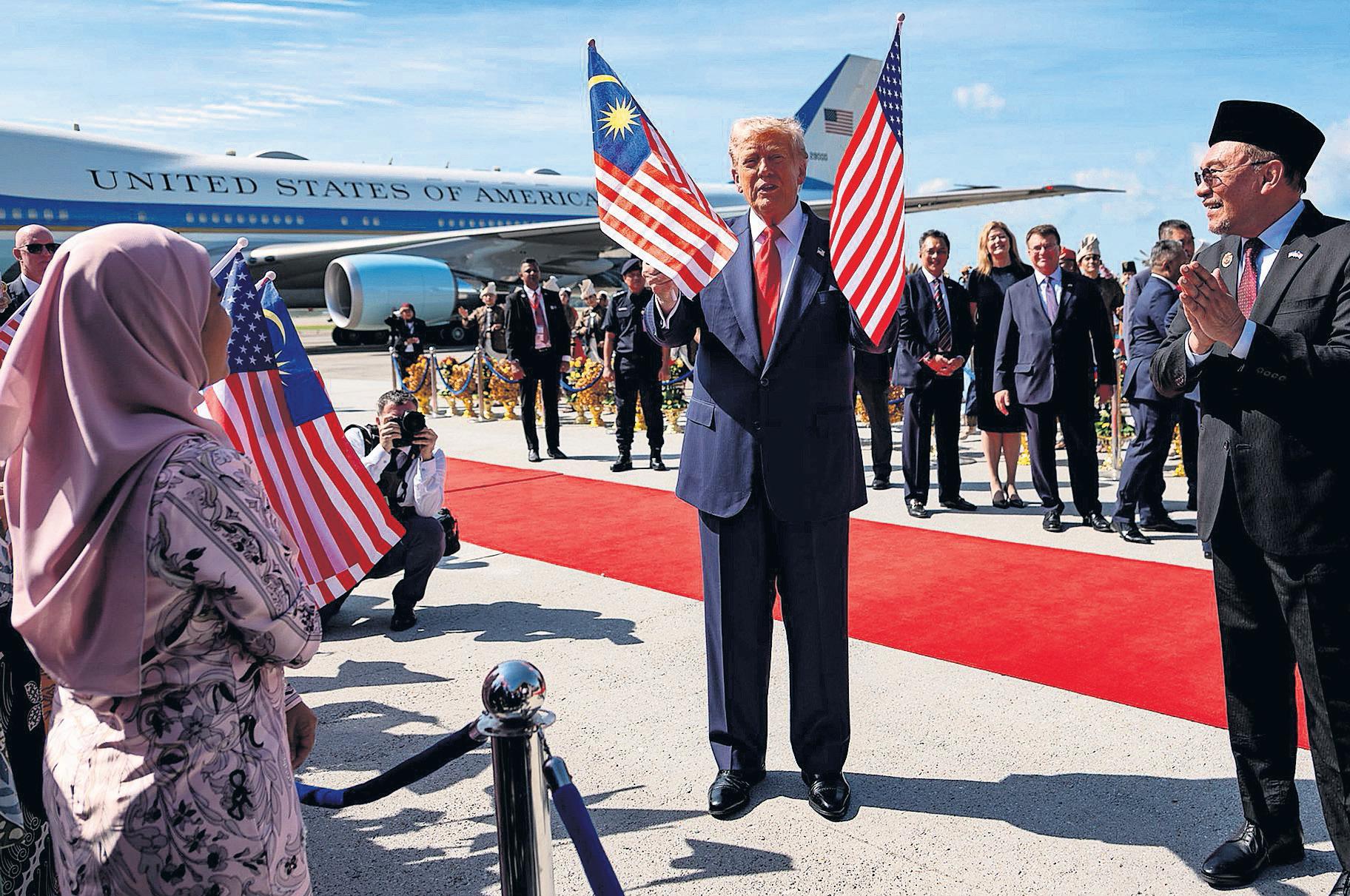 Trump tour of Asia begins with Thai-Cambodian ceasefire deal