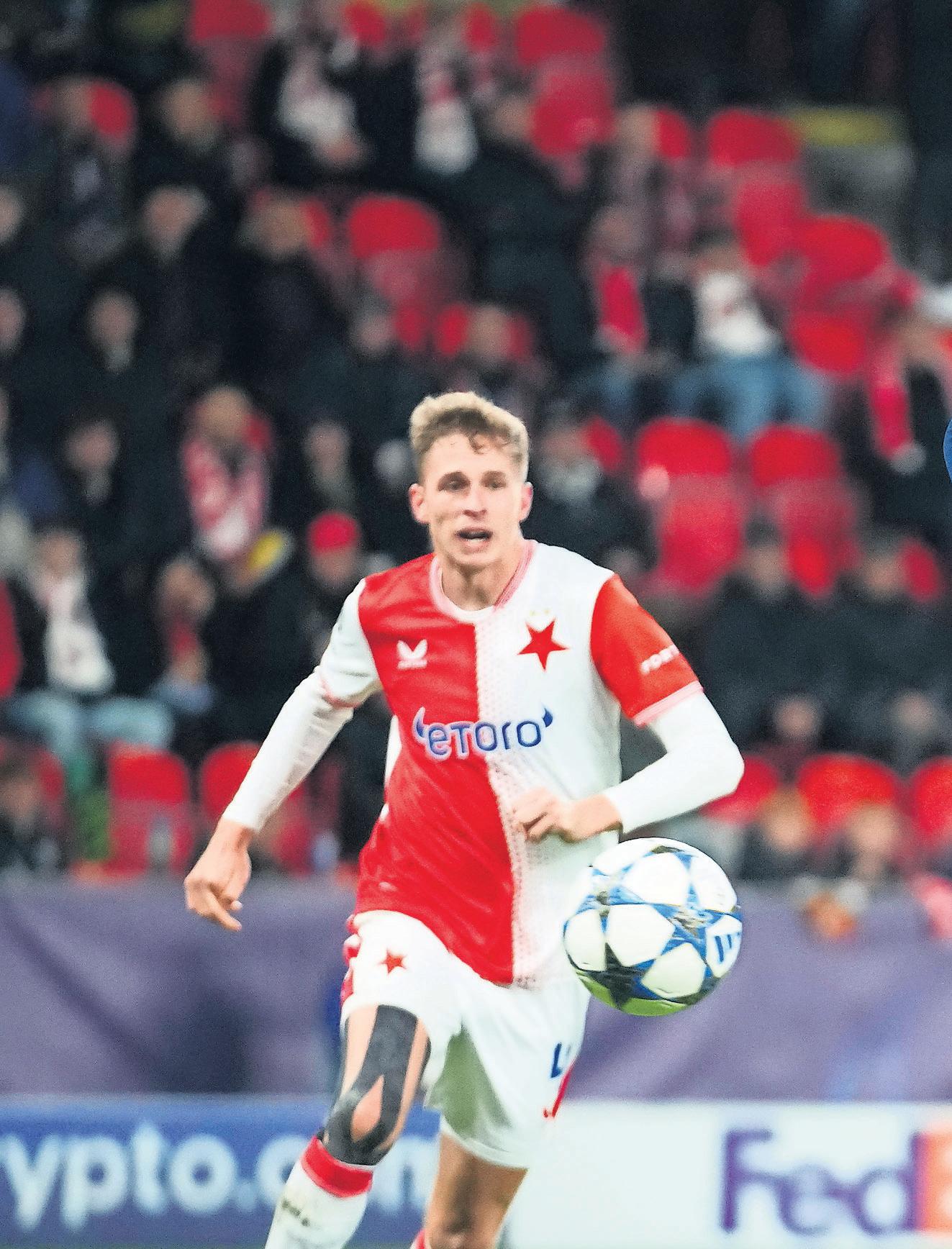 Arsenal make it perfect 10 with help from Merino double