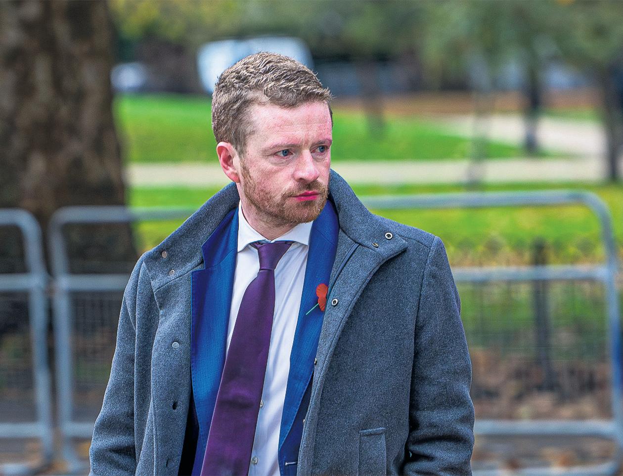 Briefing war Spotlight thrown on triangle of personal relationships