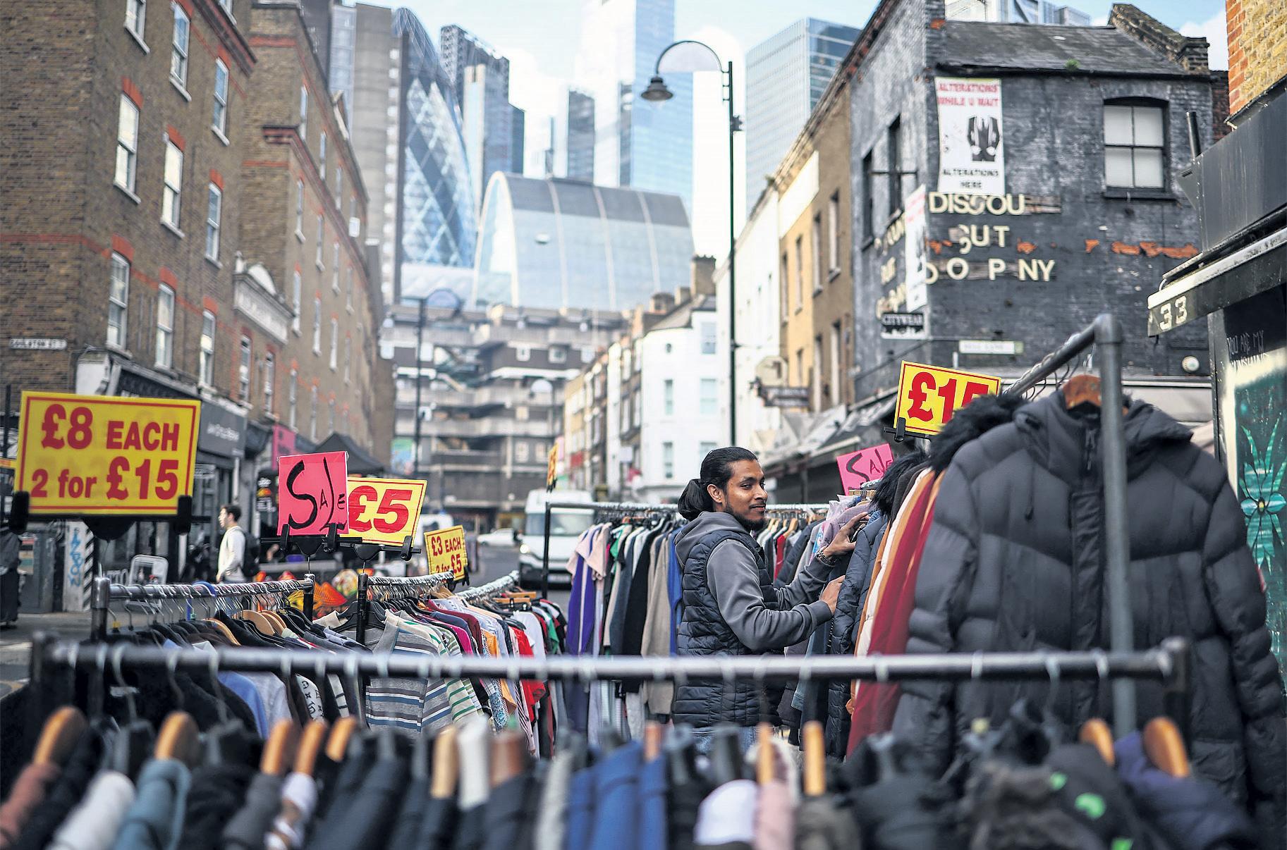 Inflation falls to 3.6% - and points to interest rates cut