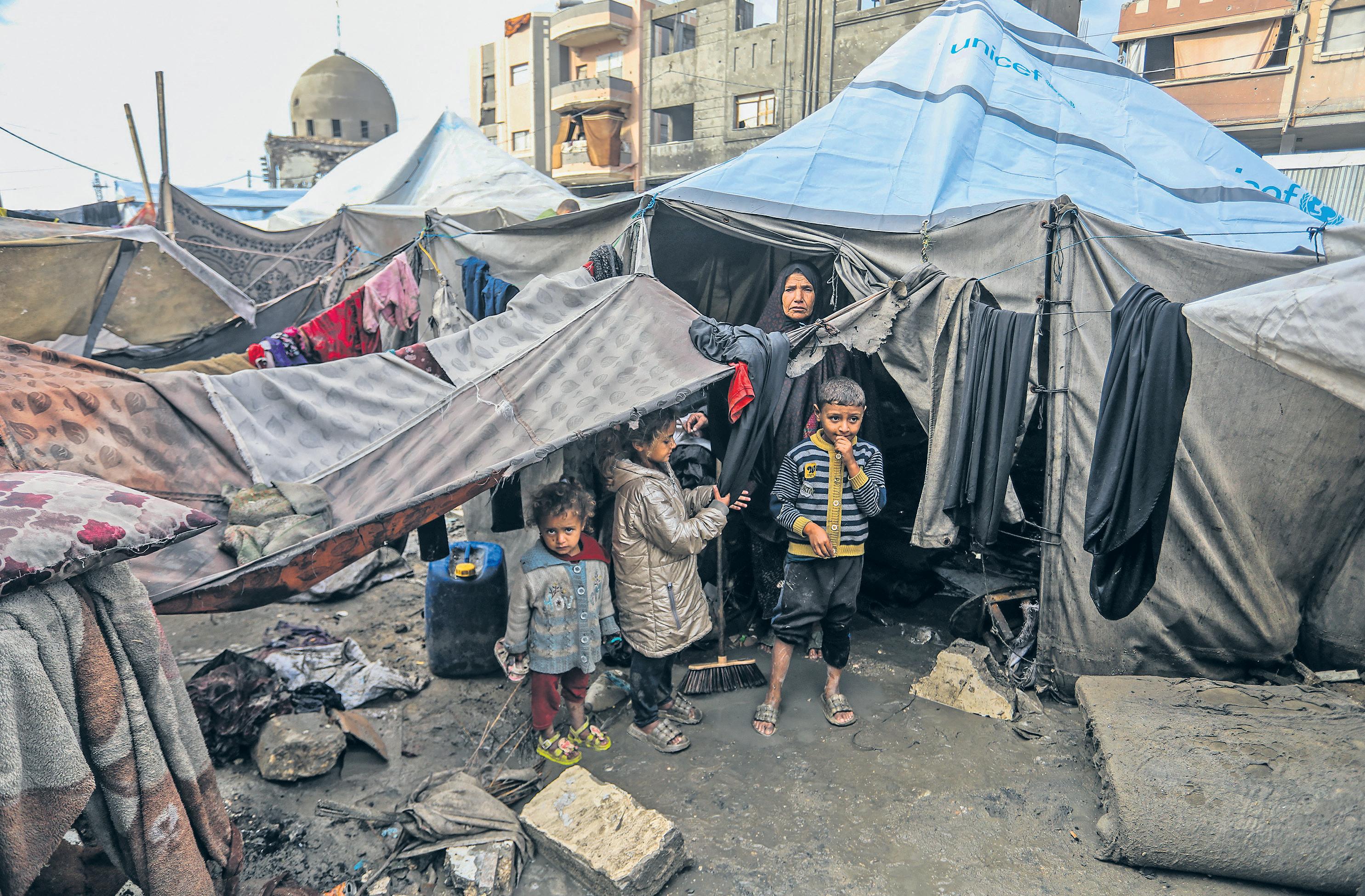Winter in Gaza Food and shelter in short supply as first storm strikes