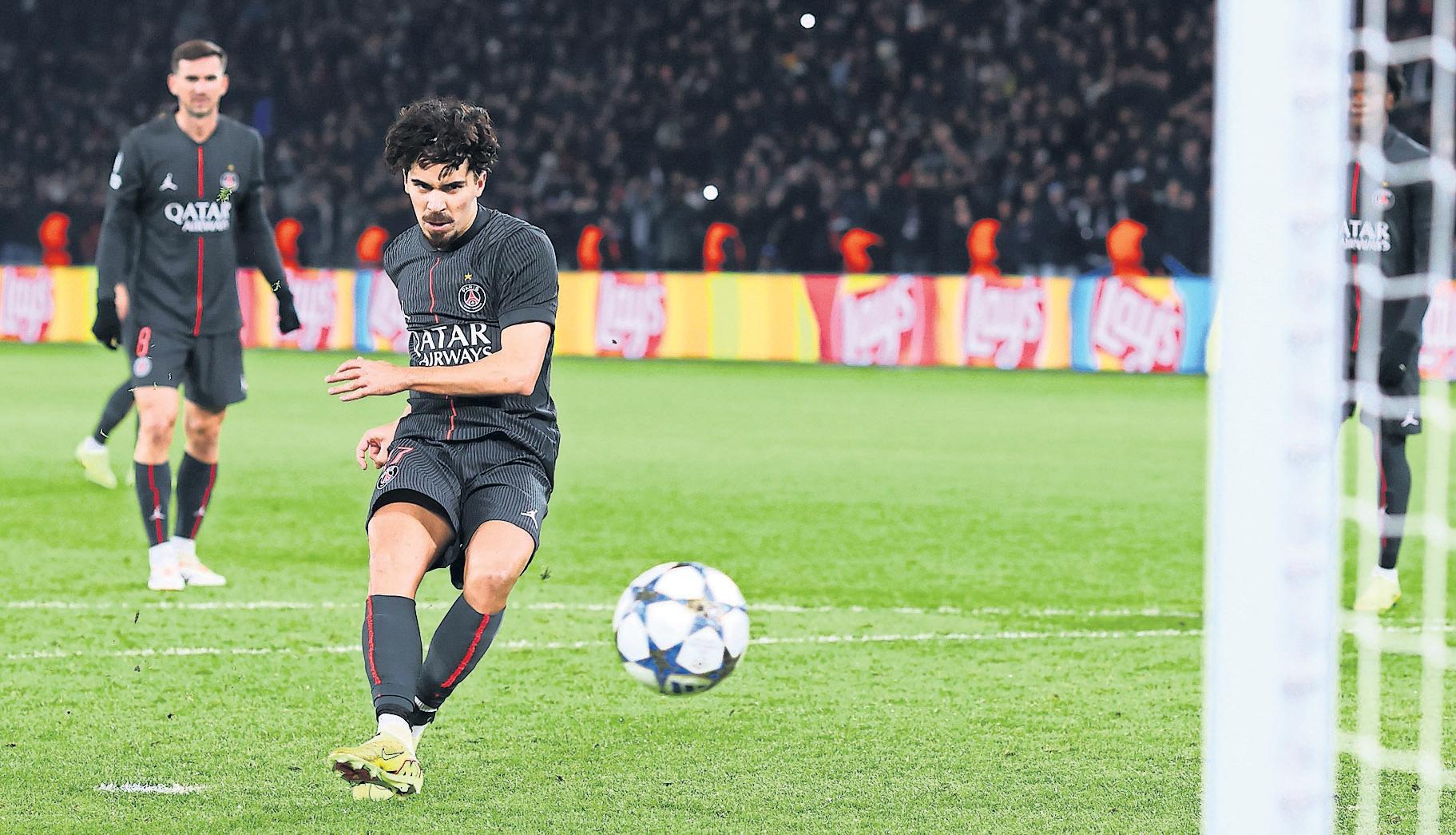 Vitinha grabs hat-trick as PSG blow away Spurs