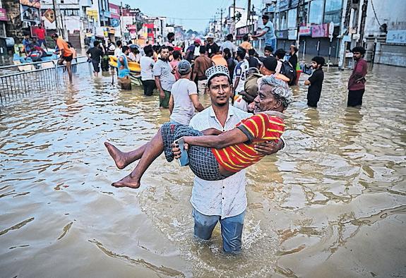 Death toll reaches 1,100 in Asia floods with hundreds of people missing