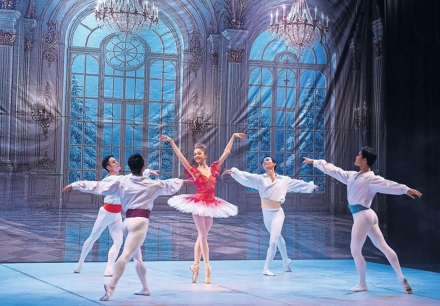 Hypnotic spin on Christmas classic from bijou cast