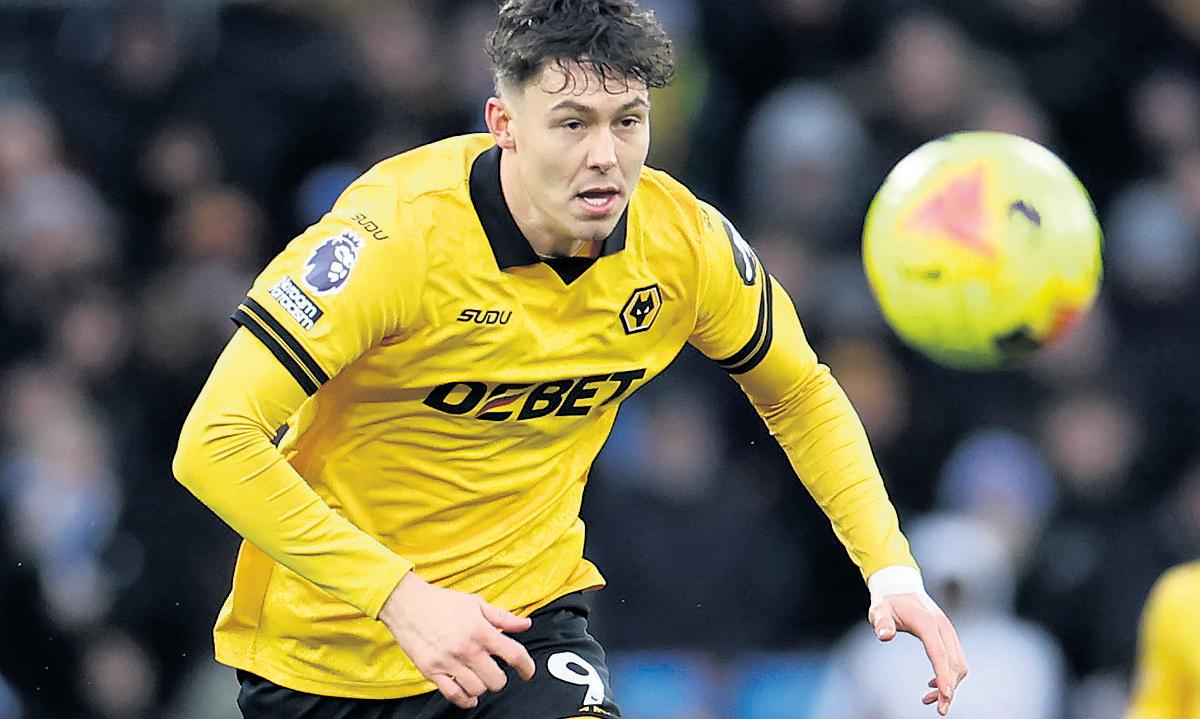 Deadline-day deals Strand Larsen joins Palace as Mateta stays