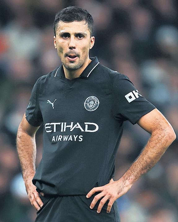 Referees are not being fair to us, claims Rodri