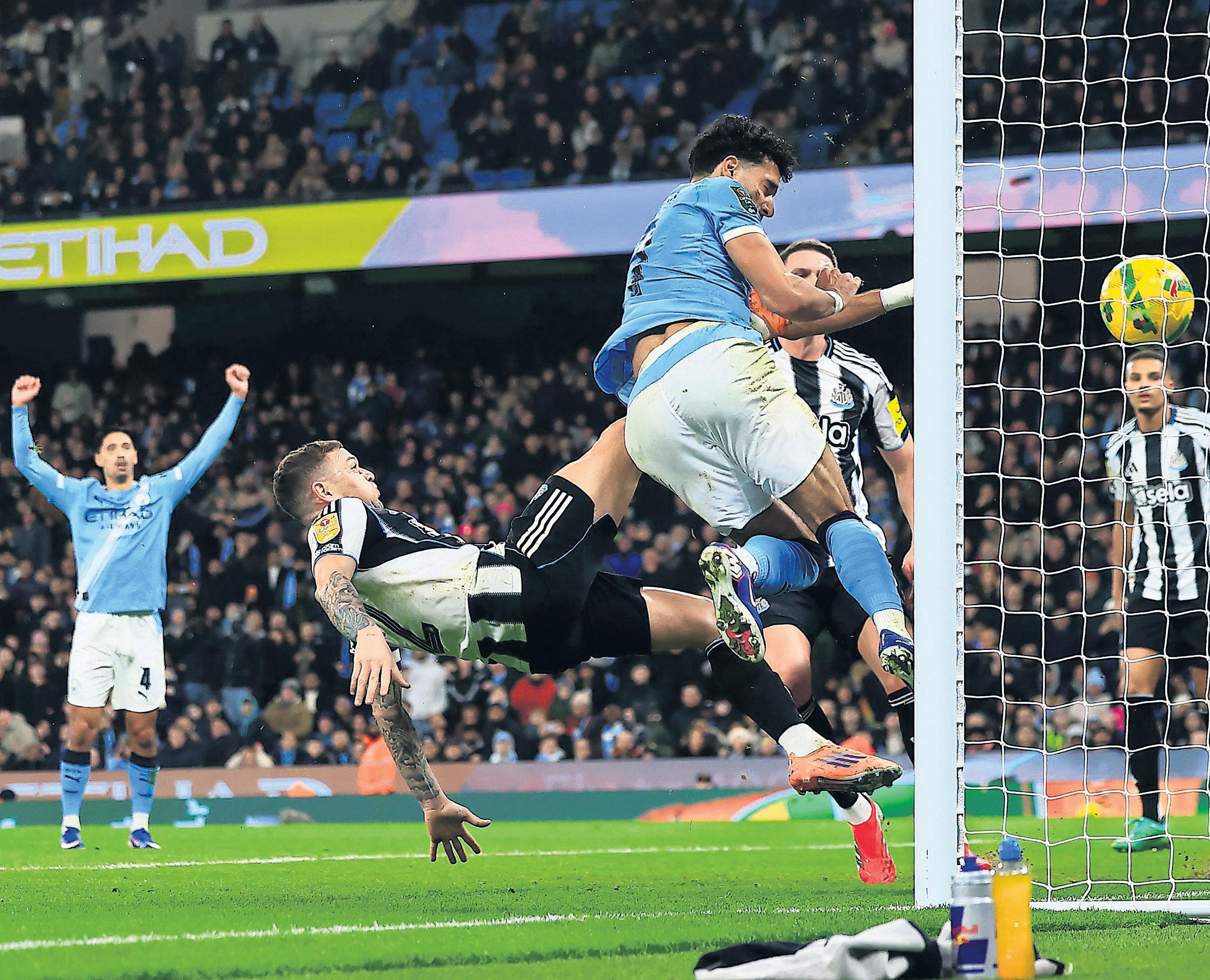 Marmoush's double for City sets up showdown with Arsenal