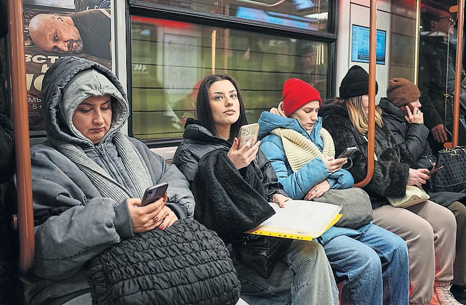 Telegram crackdown alienates Russian pro-war bloggers