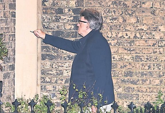 Mandelson hits out at police for arrest over claims of flight risk