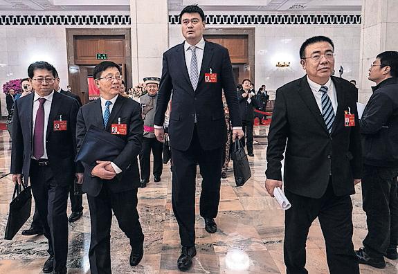 China sets low growth target with new strategy on exports