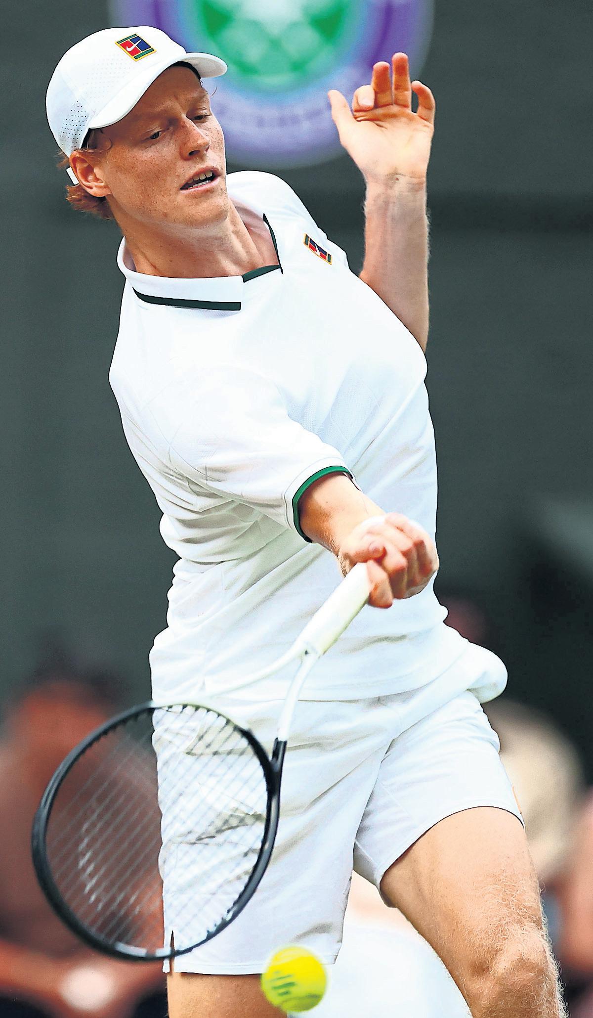 Mochizuki enjoys centre stage but Sinner marches on