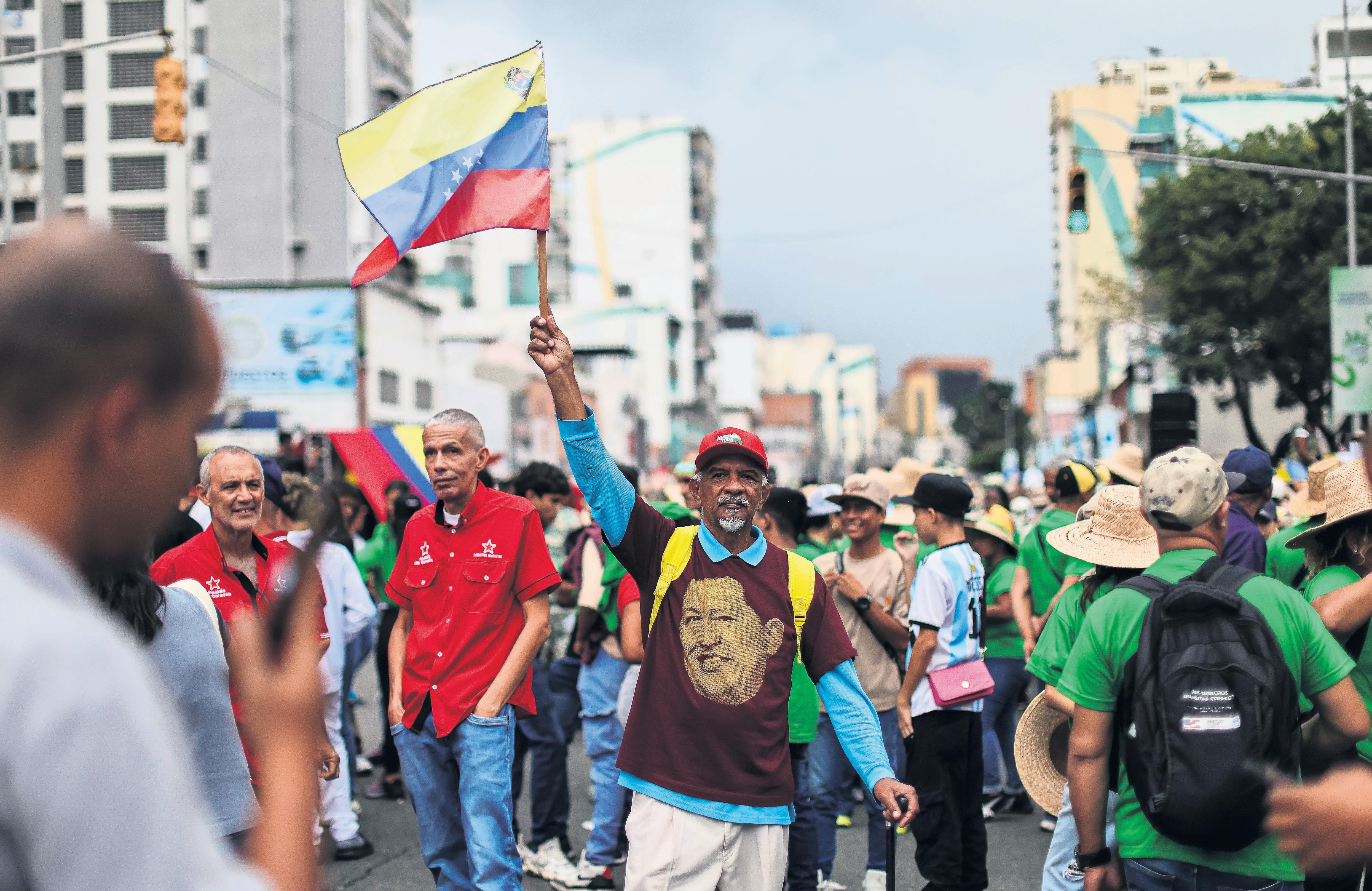 As US piles pressure on Maduro's regime, Venezuelans focus on everyday survival