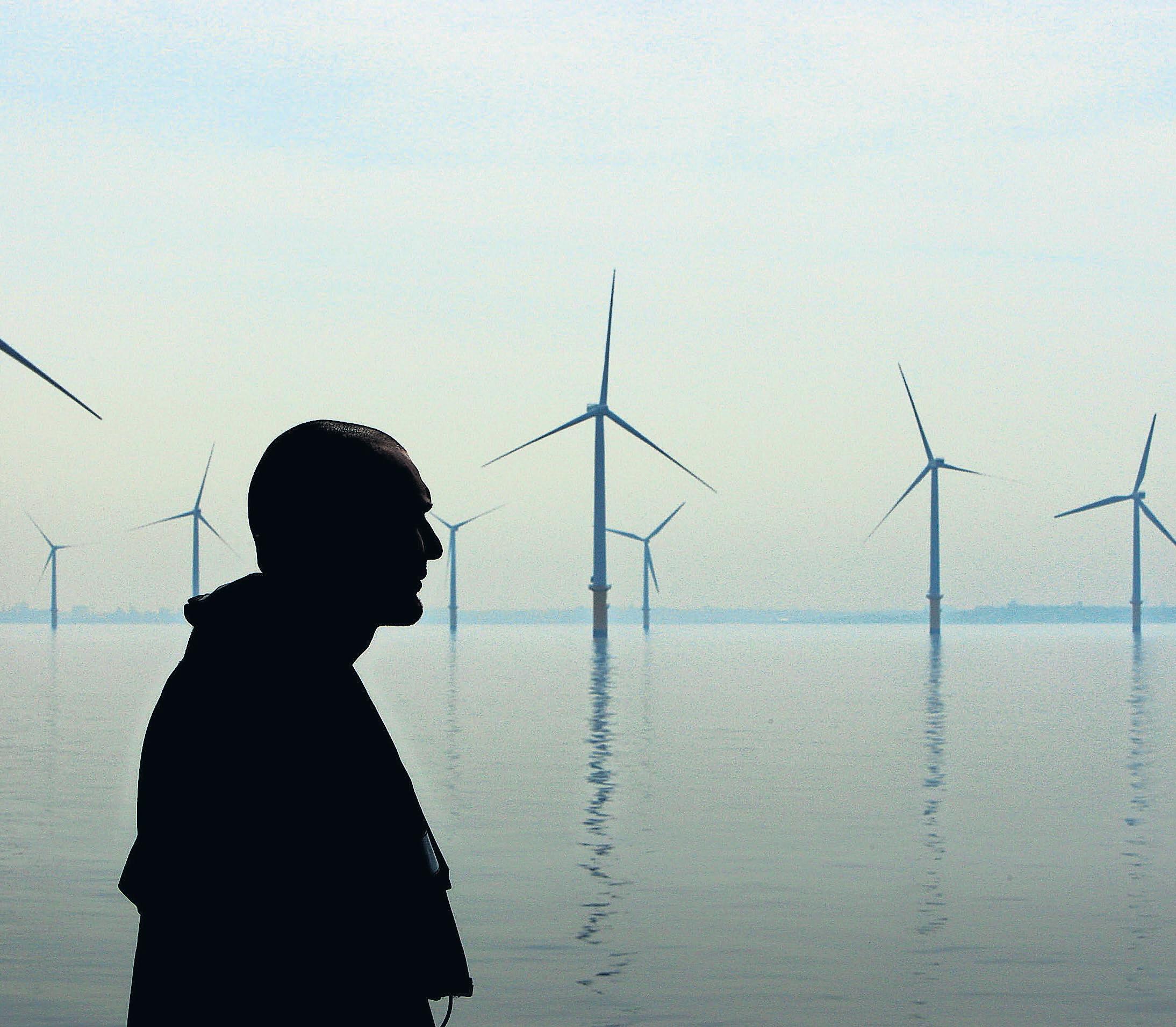 Record offshore wind auction speeds path to decarbonisation