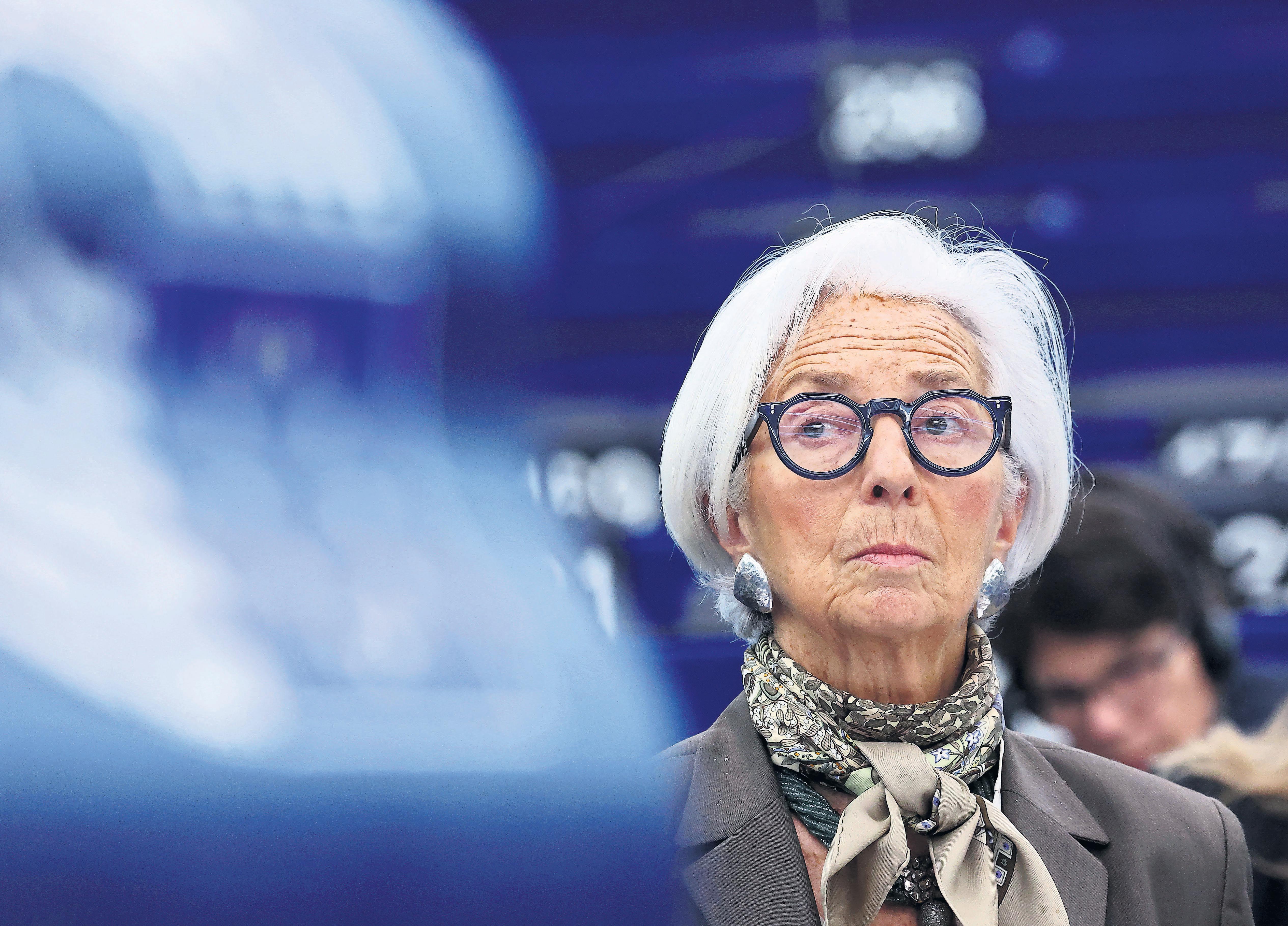 To leave or not to leave, that is Lagarde's question