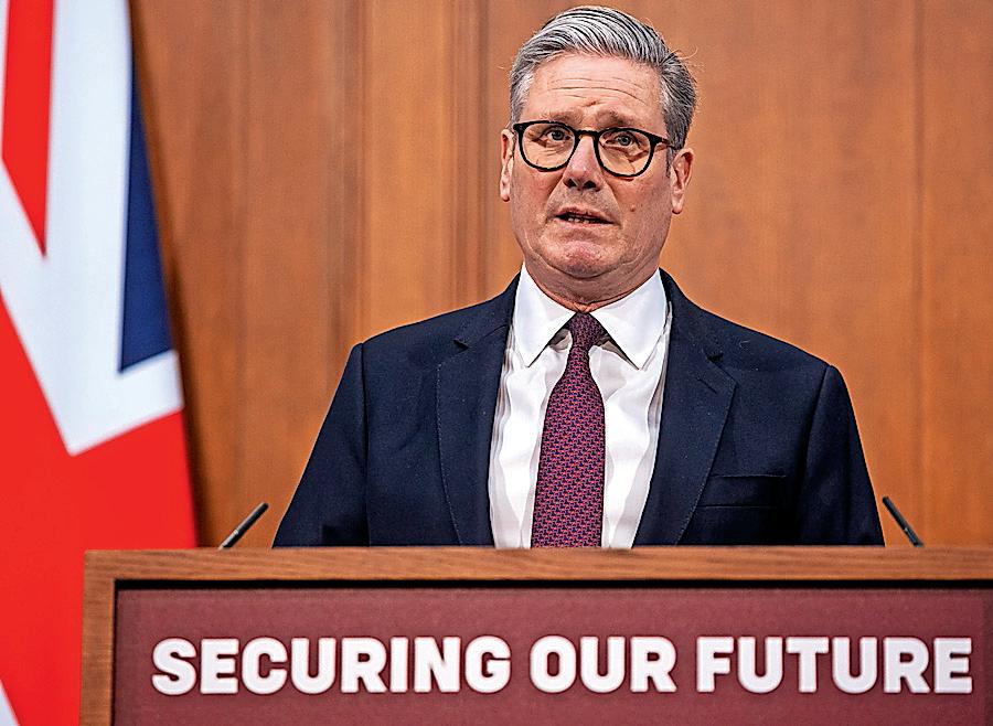 Starmer urges Putin to commit to ceasefire