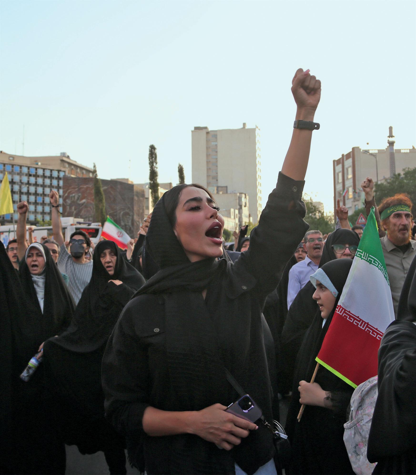 REVOLUTION, TRANSITION OR COLLAPSE IF THE REGIME FALLS, WHAT HAPPENS NEXT?