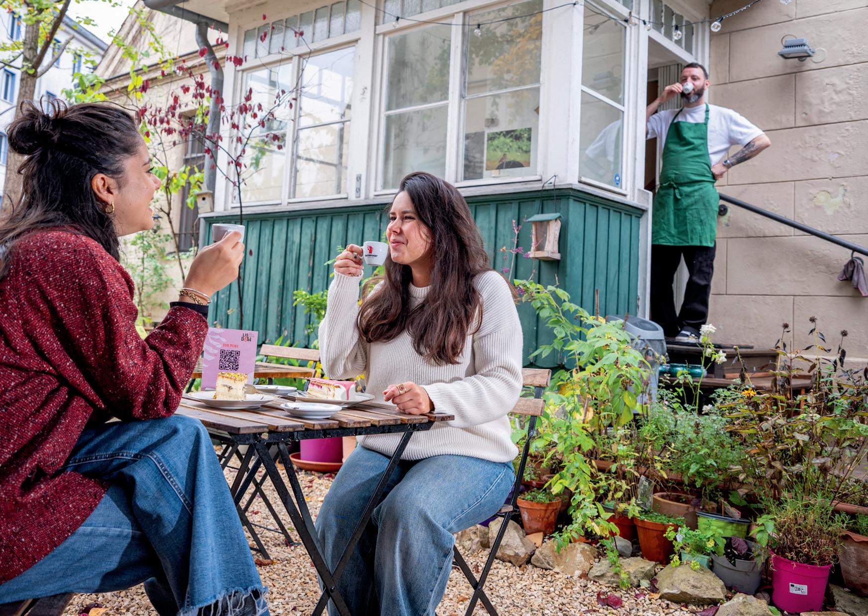 'A little oasis' The boom in Berlin's cemetery cafe scene