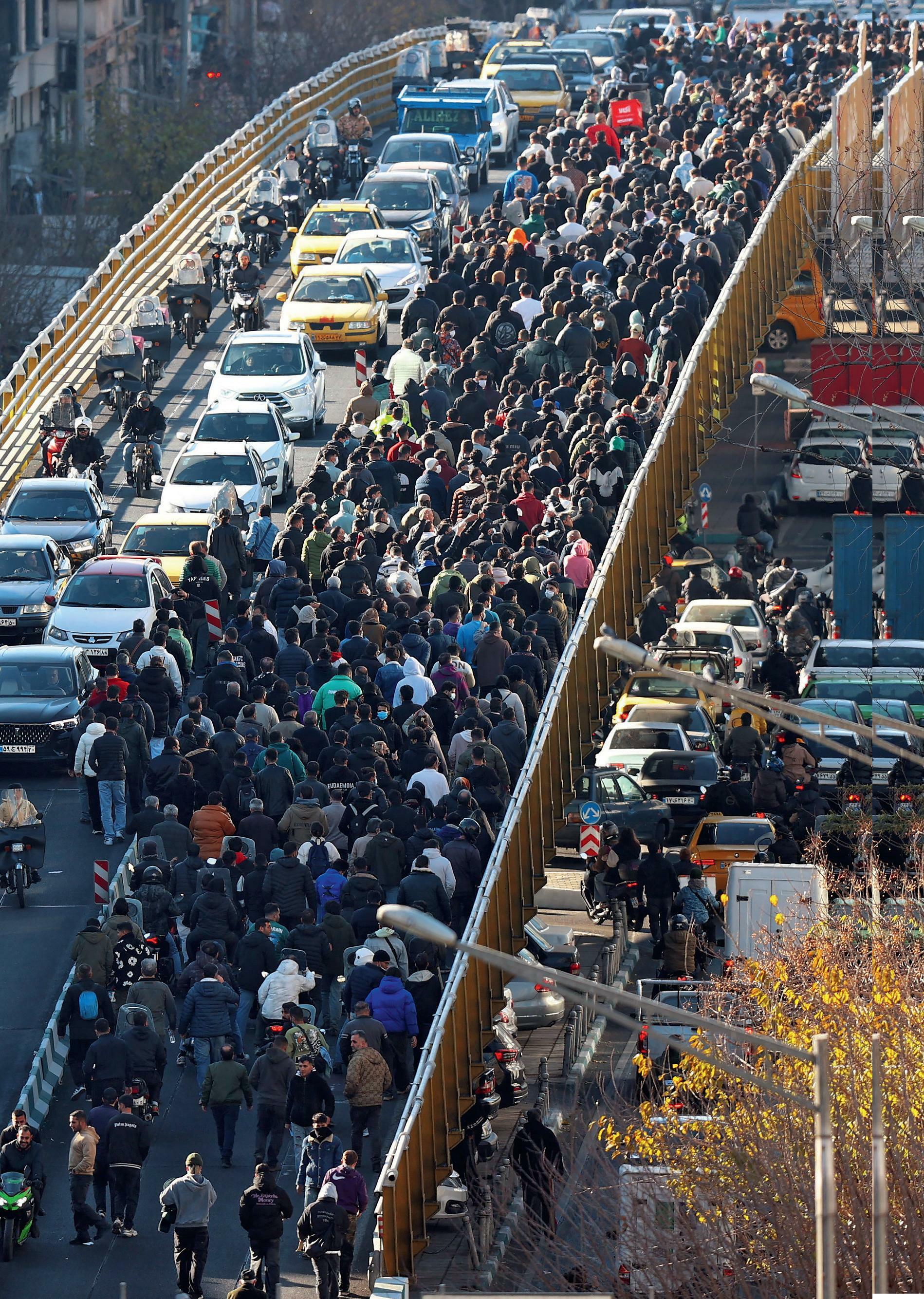 Protesters risk all in gamble to topple regime