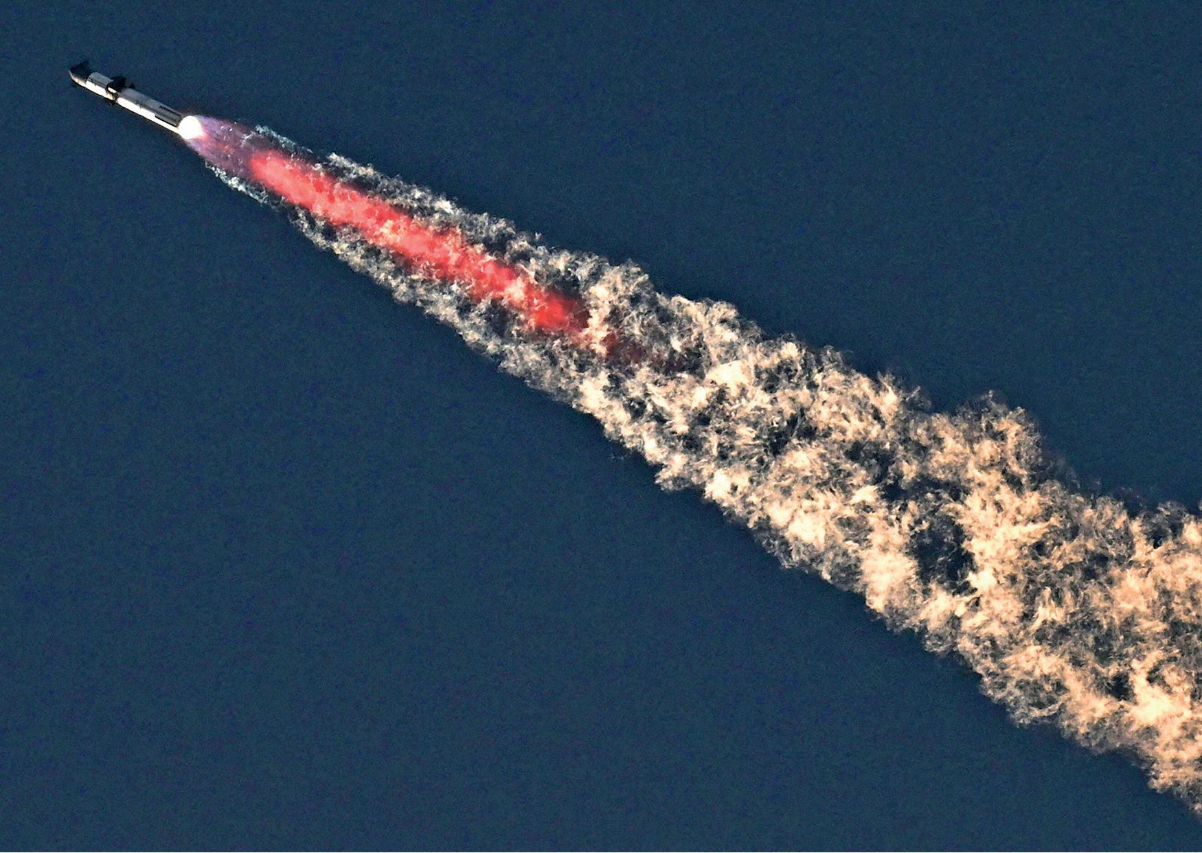 Behind the race to get Americans back on the moon