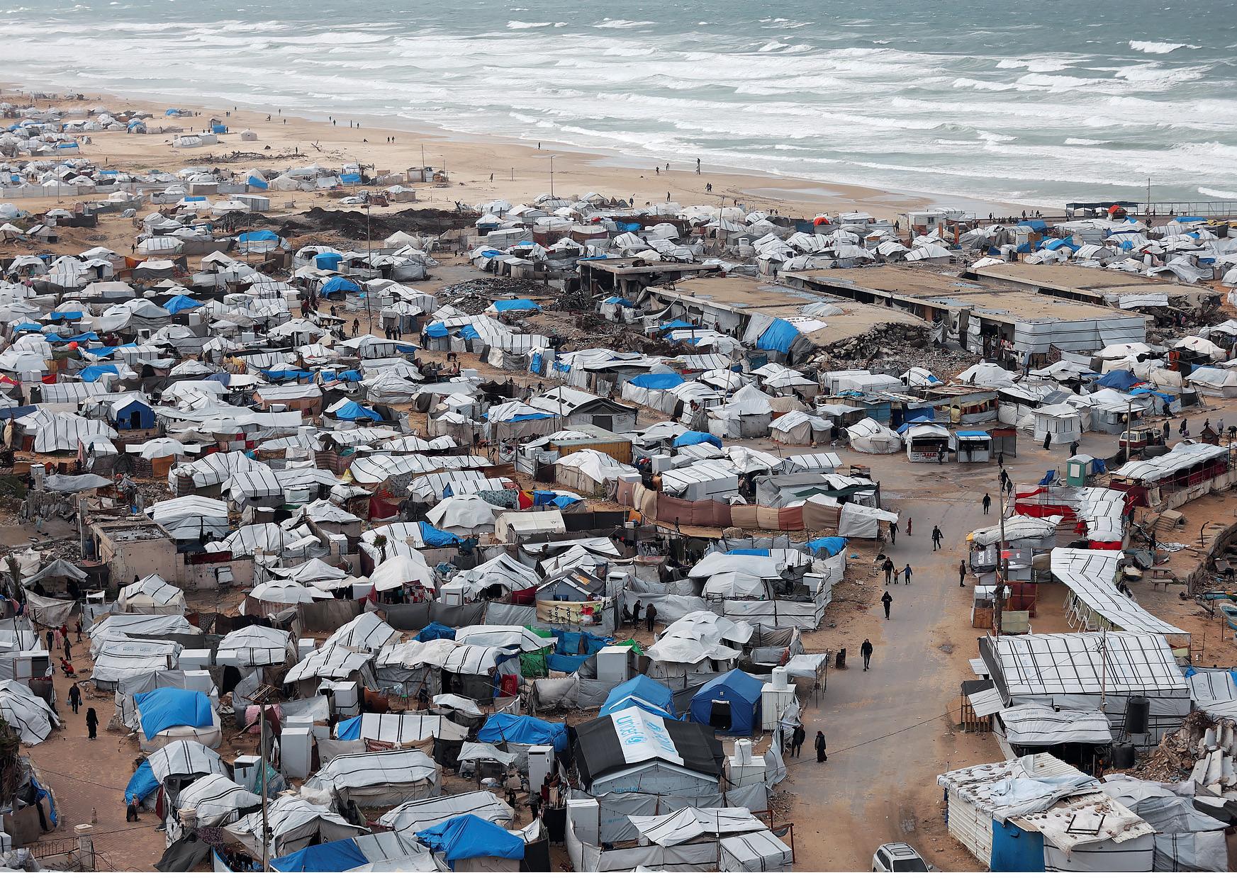 Cruel winter 'Inadequate' tents given to displaced Palestinians