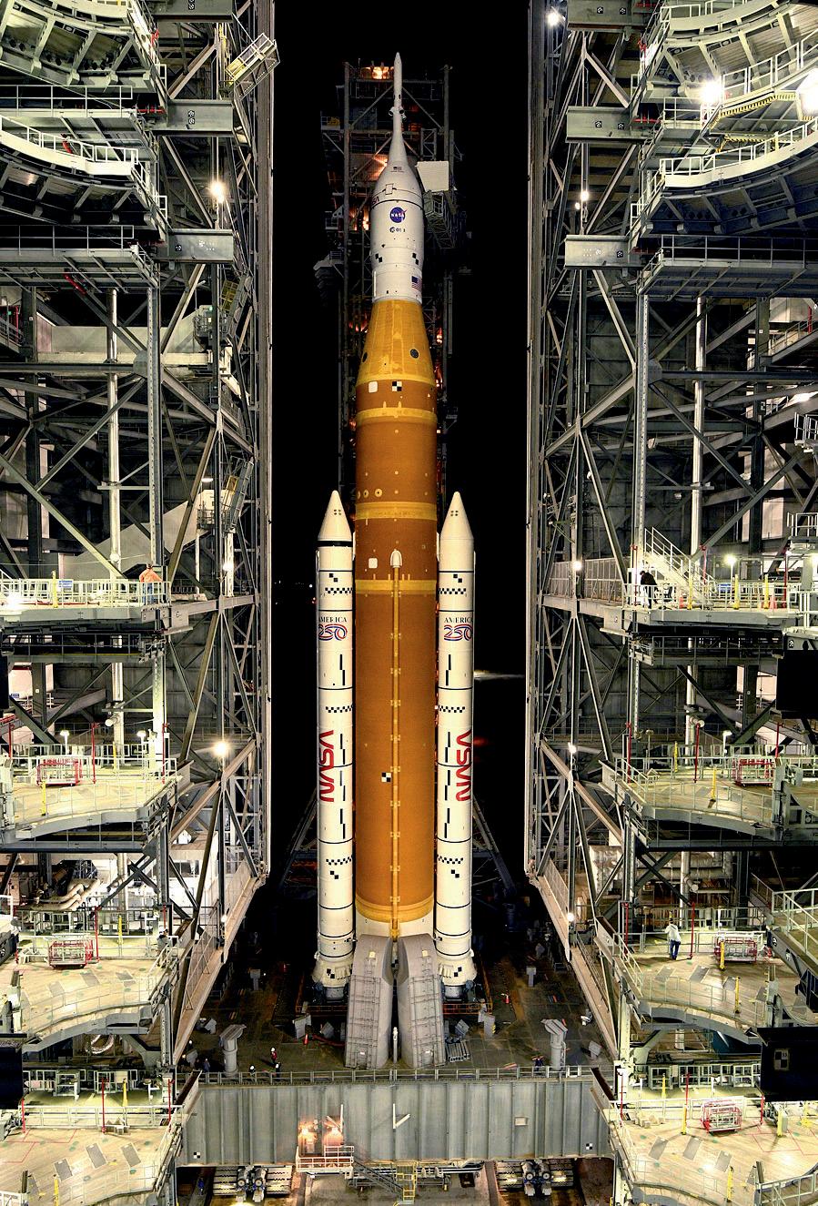 After Nasa's surprise, private firms still aim for the moon
