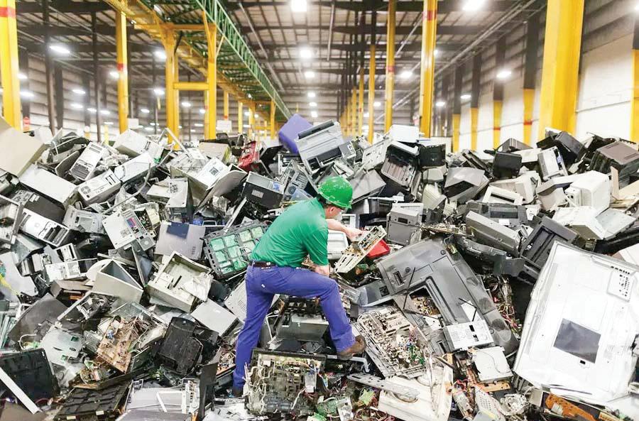 INDIA PUSHES FOR E-WASTE RECYCLING