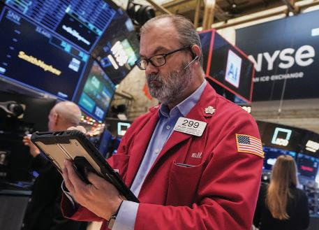 AI stock sell-off drags Wall Street down from record highs
